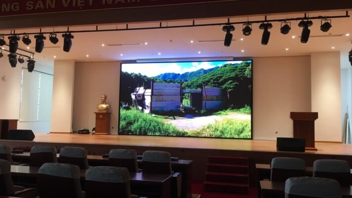 Thi công màn hình LED cho cửa hàng tại Hà Nội